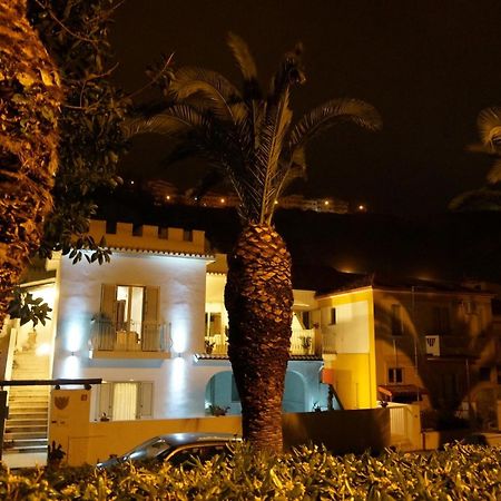 Villino Erminia - Seaside Art B&B Pizzo  Bagian luar foto